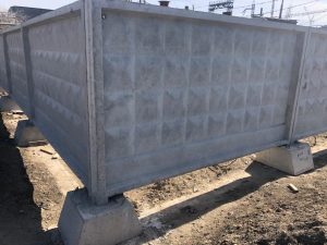 Залізобетонні паркани П5В і П6В: особливості, характеристики та відмінності конструкцій